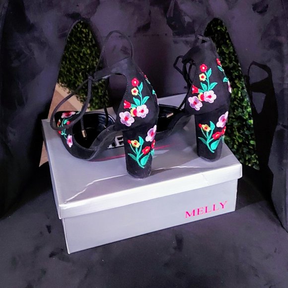 BLACK FLORAL EMBROIDERED FAUX SUEDE SHOE - Picture 4 of 5